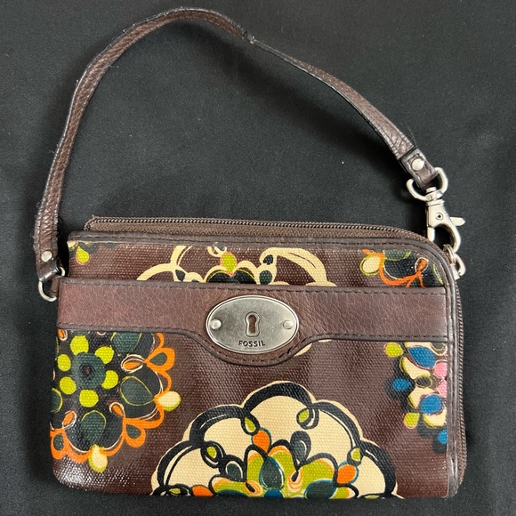 Fossil Handbags - Fossil Key-Per Coated Canvas Purse Wristlet Floral Print Multicolor Zip Closure.